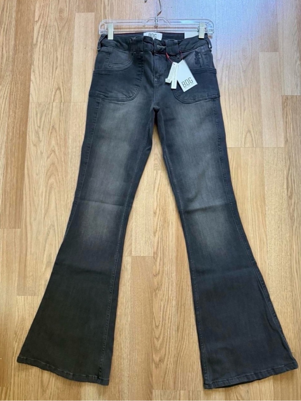 Tiana Low Rise Flare Jeans BDG Urban Outfitters. 25W 32L